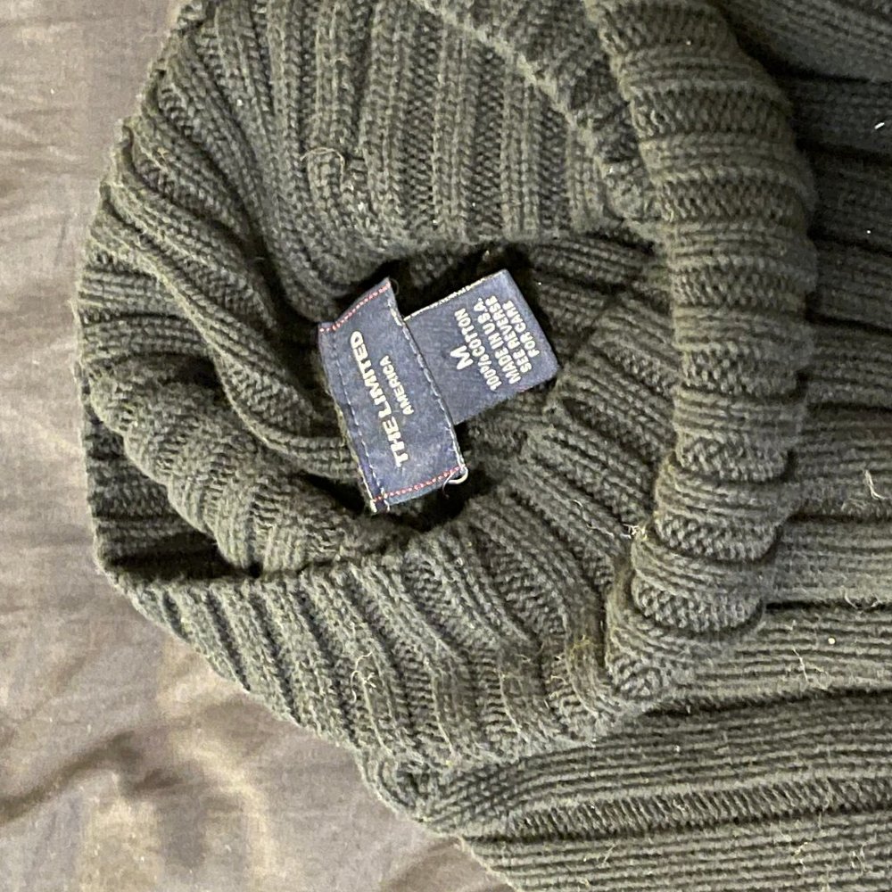 Sweater - Picture 5 of 5